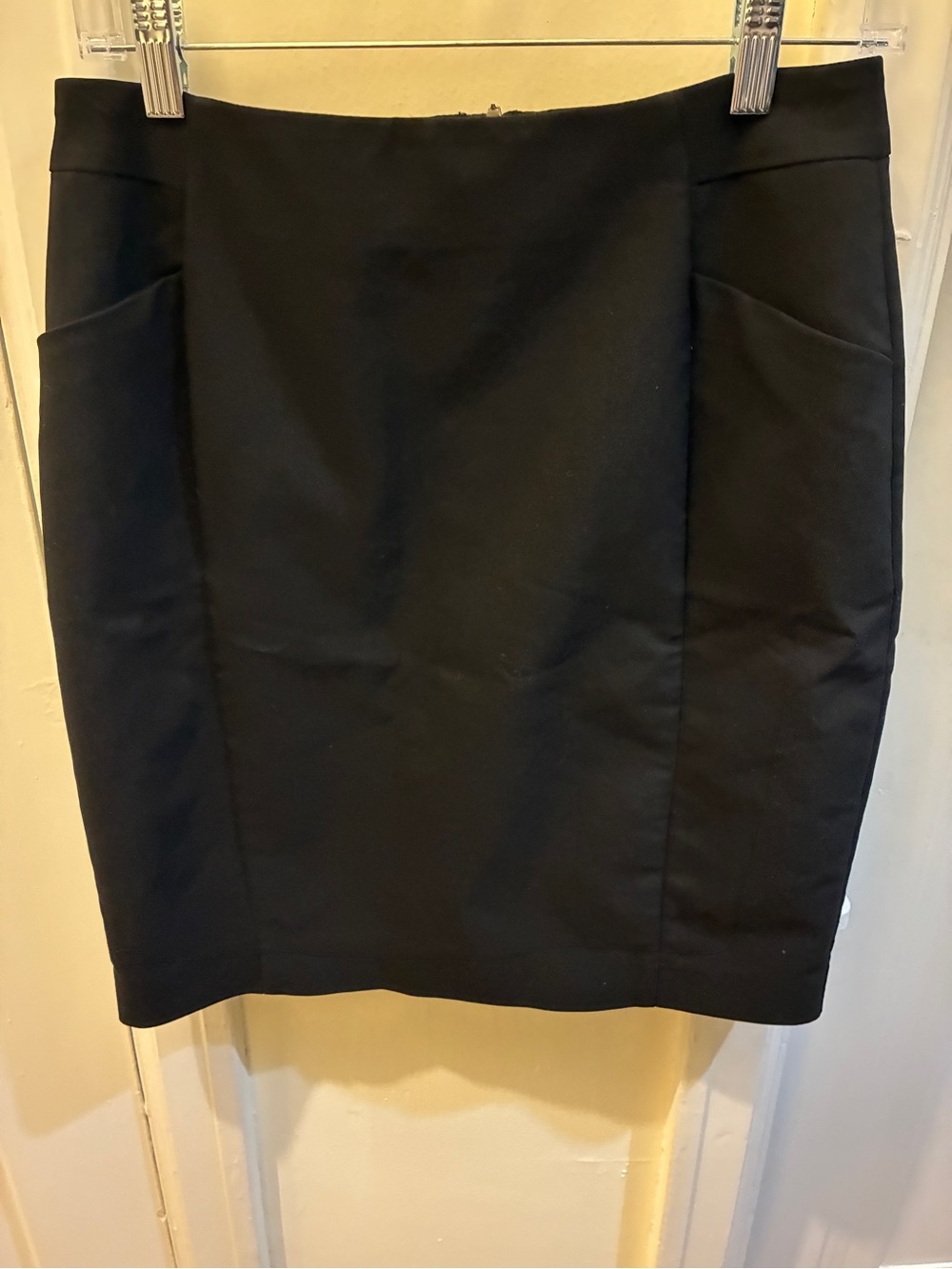 H&M Black Pencil Skirt w Pockets - 8